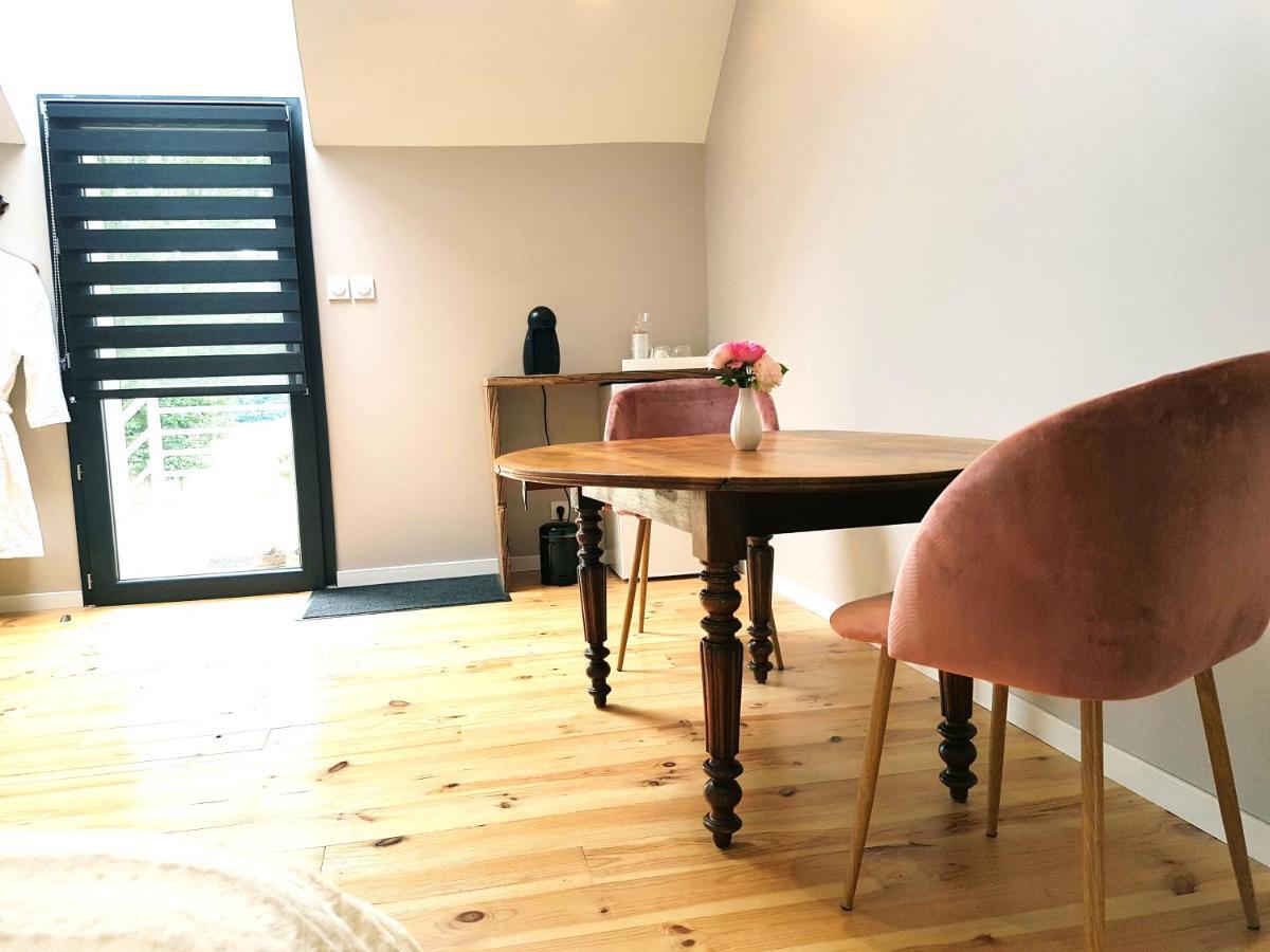 Bed and Breakfast Domaine Du Bois Chaumet Couzon Esterno foto