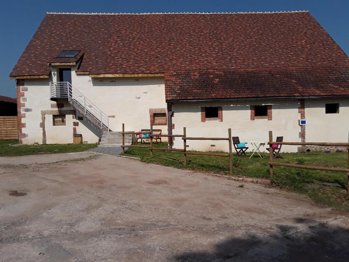 Bed and Breakfast Domaine Du Bois Chaumet Couzon Esterno foto